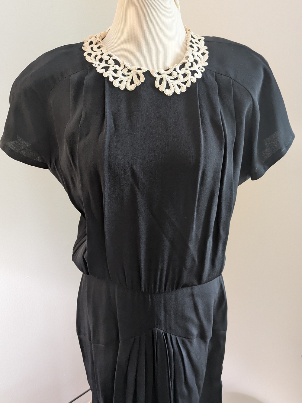 1940s Vintage Phoebe Classic Black Maxi Dress with Decorative Collar - Picture 4 of 10